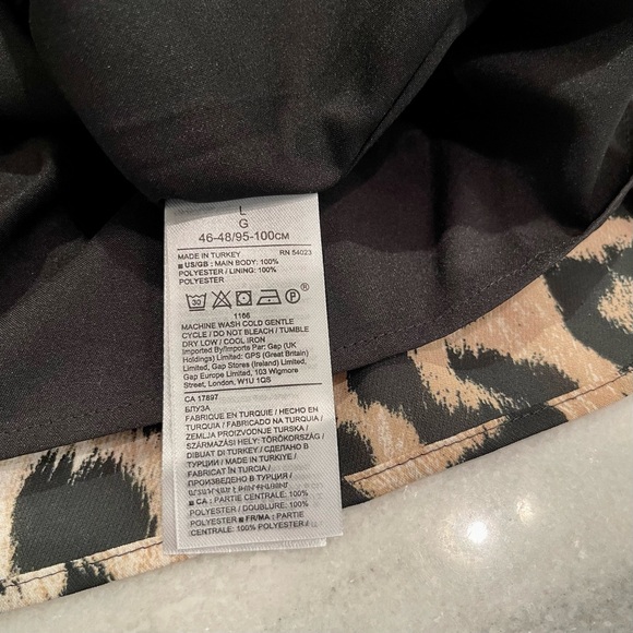 NWT - Banana Republic - Leopard Print Fully Lined Camisole / Large - Picture 9 of 10